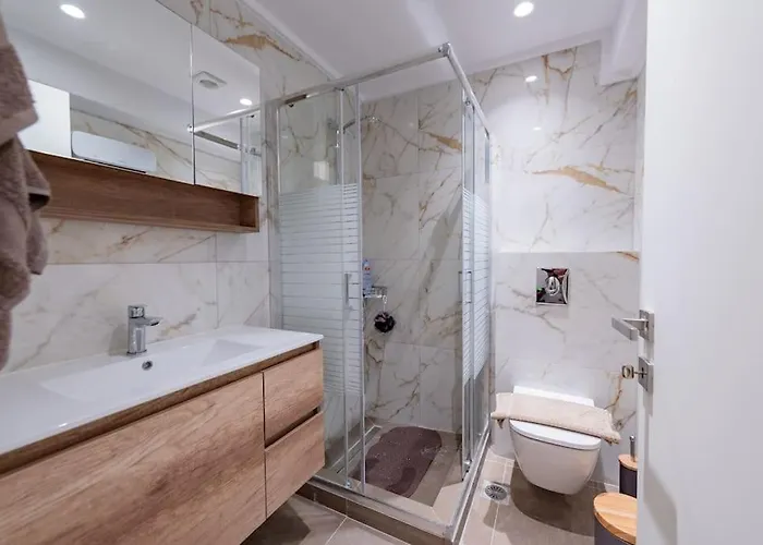 Rhodes Center Apartment